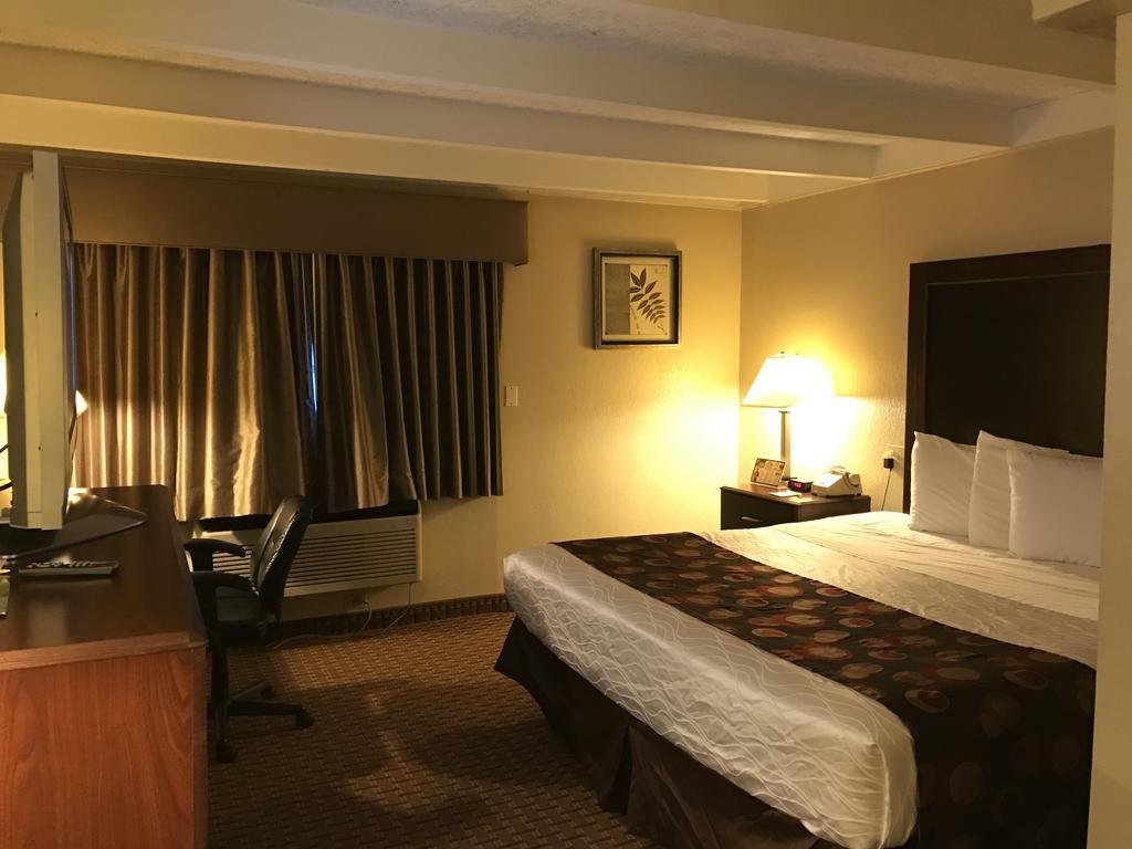 Days Inn By Wyndham Bloomington West Kültér fotó