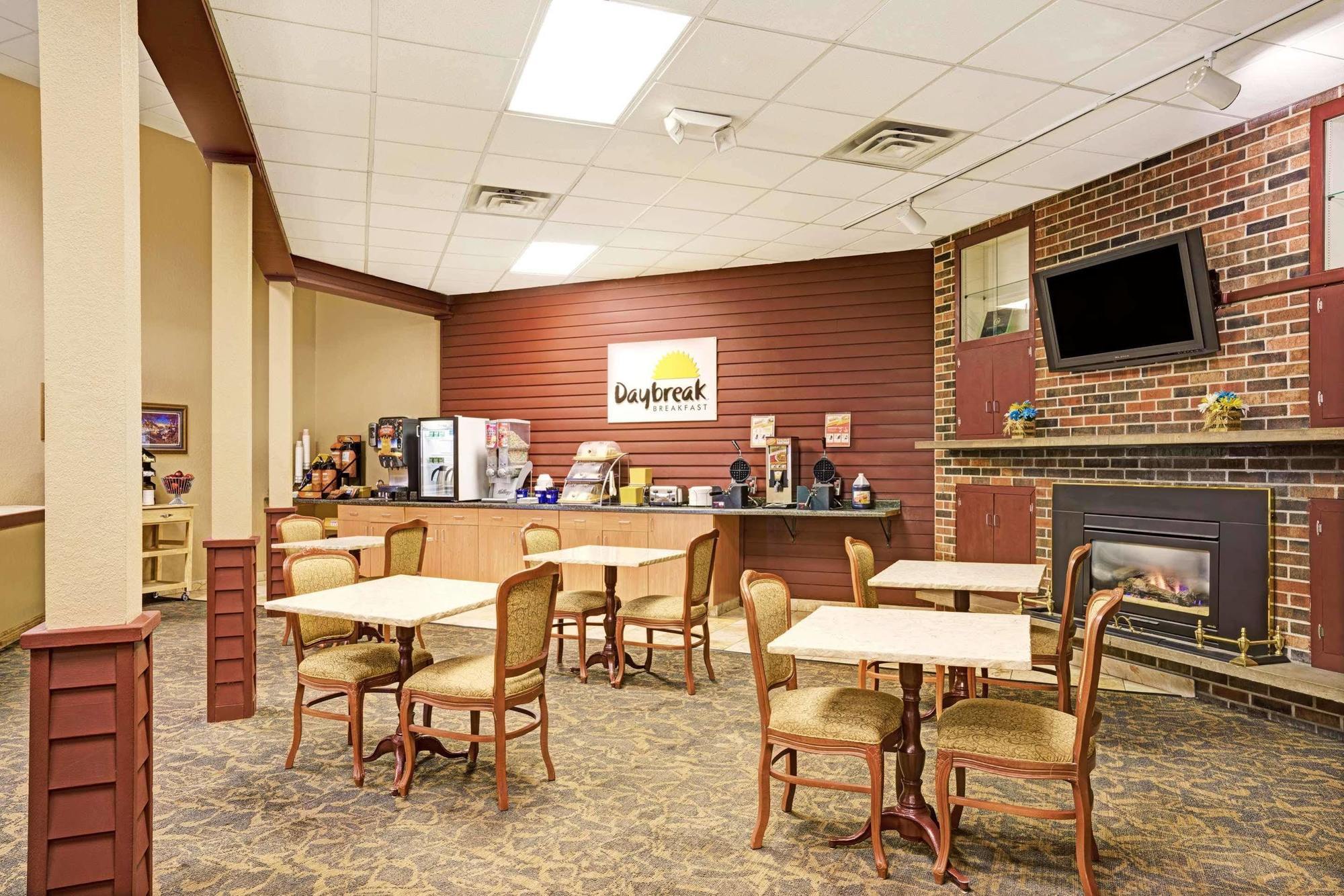 Days Inn By Wyndham Bloomington West Kültér fotó