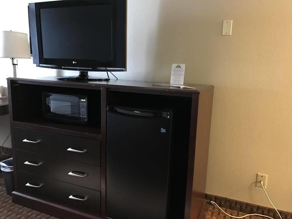 Days Inn By Wyndham Bloomington West Kültér fotó